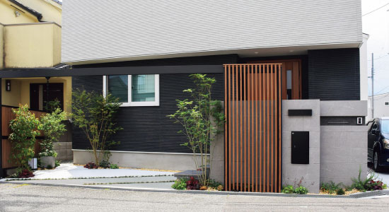 玄関アプローチ