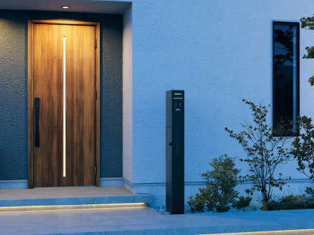 機能集約レイアウトで『見せない』玄関へ